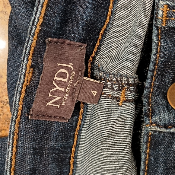 NYDJ Sherry slim size for dark wash - Picture 6 of 12